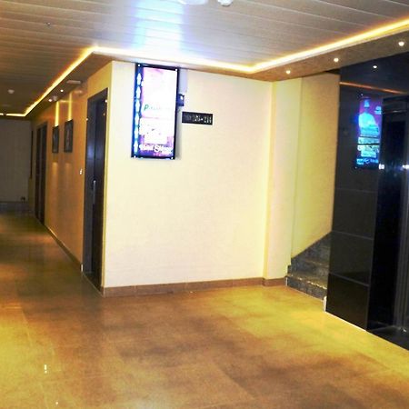 Hotel Shivoy Grand Βαρανάσι Εξωτερικό φωτογραφία