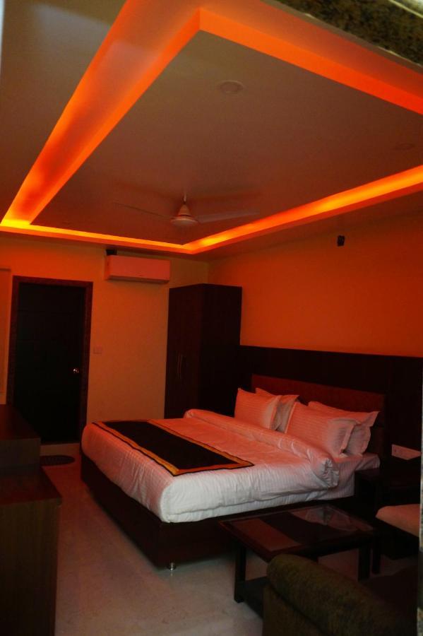 Hotel Shivoy Grand Βαρανάσι Εξωτερικό φωτογραφία