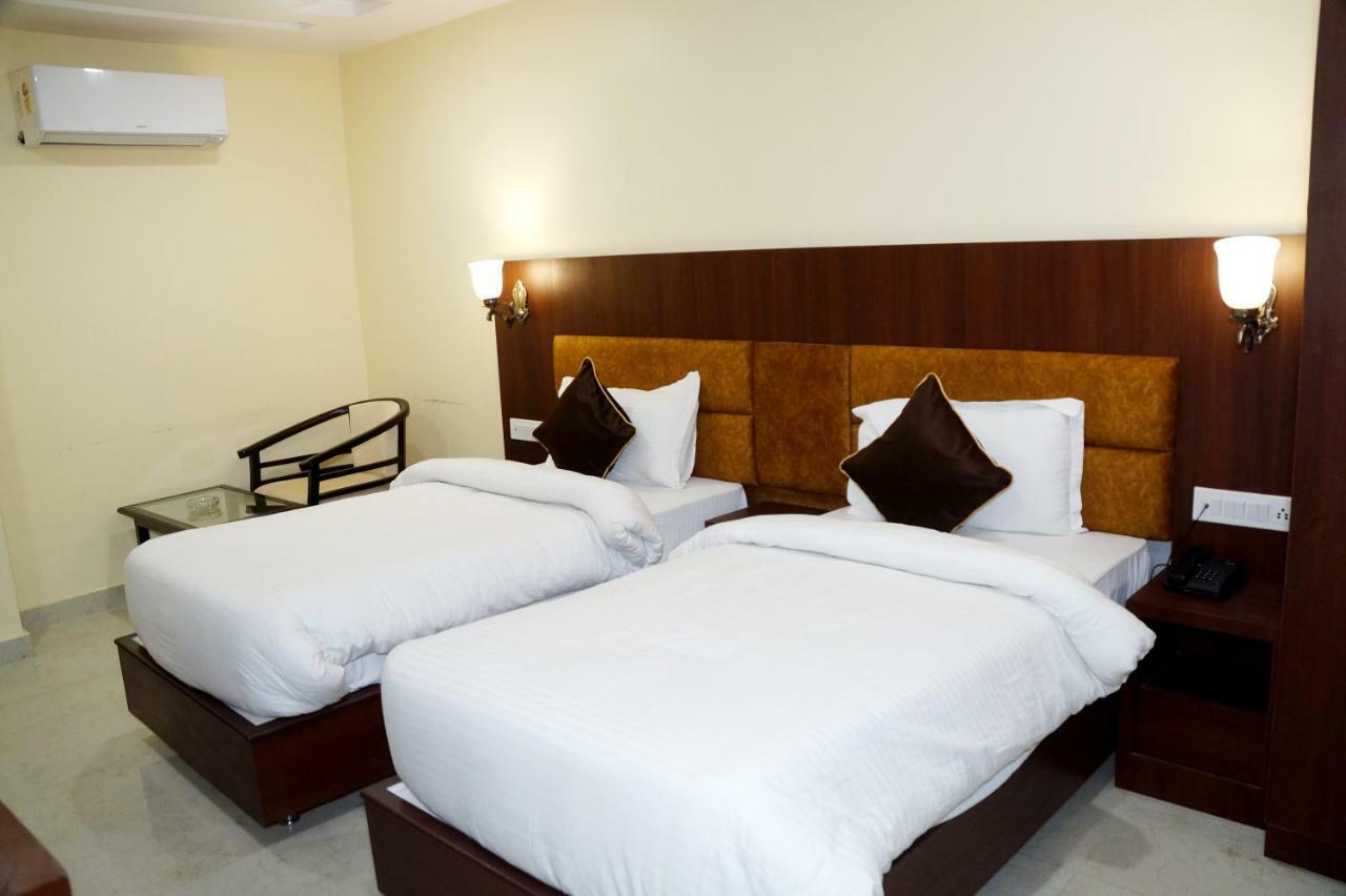 Hotel Shivoy Grand Βαρανάσι Εξωτερικό φωτογραφία