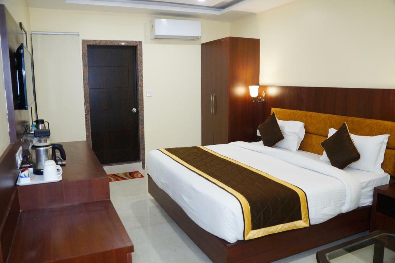 Hotel Shivoy Grand Βαρανάσι Εξωτερικό φωτογραφία